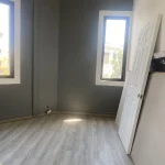 D_NQ_NP_2X_720767-MLC109808972251_032026-F-oficina-2-piso-portugalcurico-5-privadosrecepcionbanos